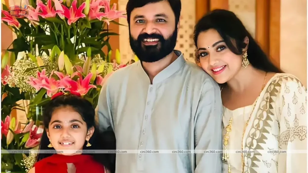 Actress Meena's husband Vidyasagar passes away due to a severe lung infection
