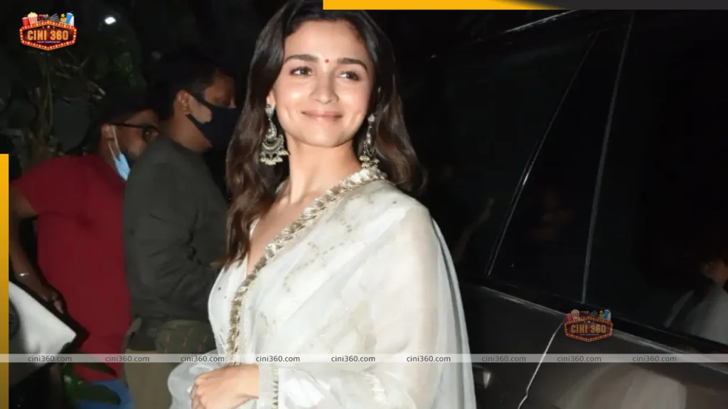 A sneak peek at Alia Bhatt’s “Sunday binge” preparations alia-bhatt-gives-a-glimpse-of-her-sunday-binge-plans-find-out-whats-on-her-watchlist-pic